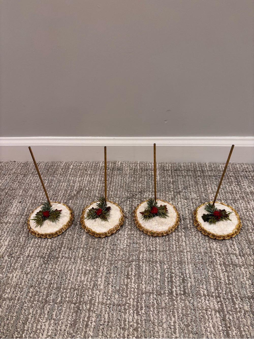 Set of 4 Mark Roberts Snow Base Figure Stands